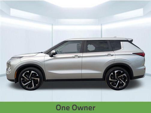 Gray 2024 Mitsubishi Outlander SE
