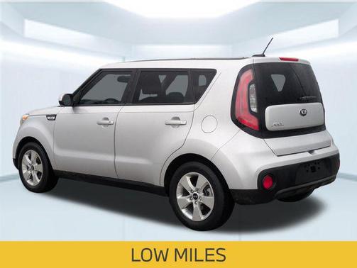Bright Silver 2017 Kia Soul Base