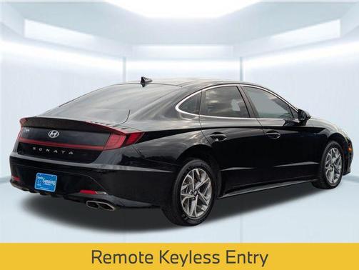 2022 Hyundai SONATA SEL