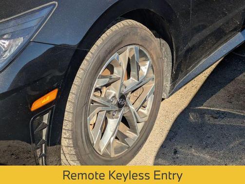 2022 Hyundai SONATA SEL