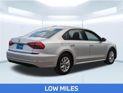 2018 Volkswagen Passat 2.0T S