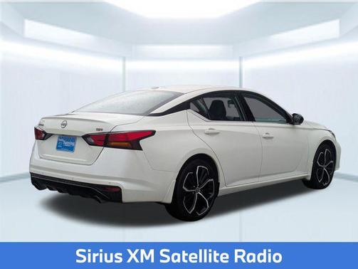 Pearl White Tricoat 2025 Nissan Altima SR FWD