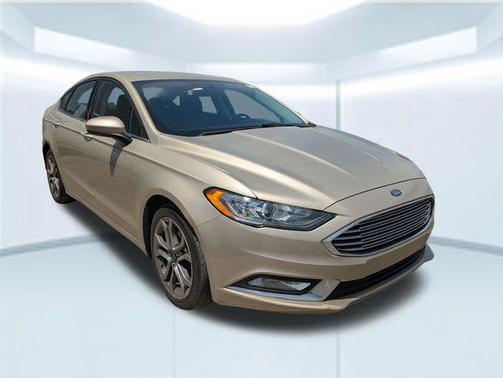 White Gold 2017 Ford Fusion SE