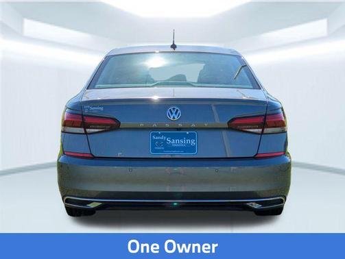 2022 Volkswagen Passat 2.0T Limited Edition