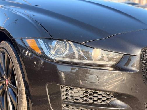 2017 Jaguar XE 35t R-Sport