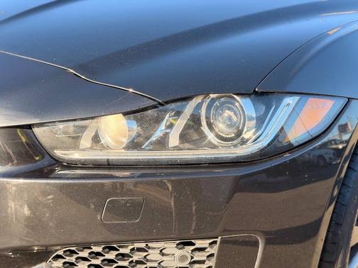 2017 Jaguar XE 35t R-Sport