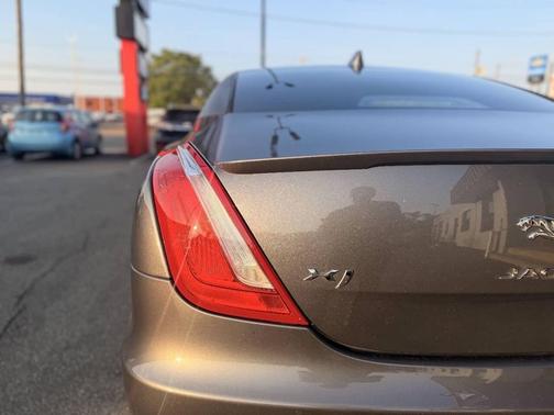 Ammonite Grey Metallic 2016 Jaguar XJ R Sport 4dr Sedan