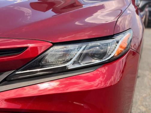 Ruby Flare Pearl 2018 Toyota Camry SE