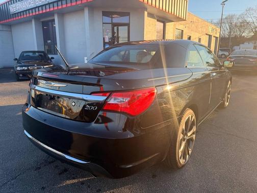 2011 Chrysler 200 Limited