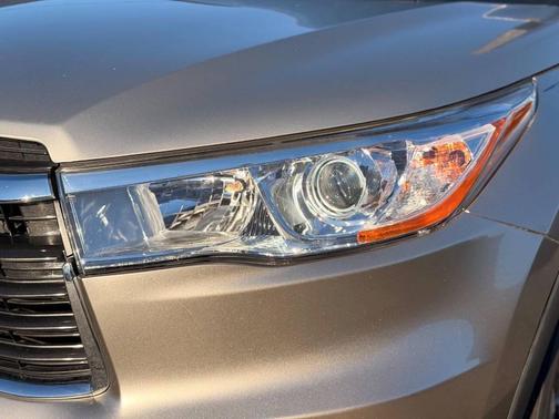 2015 Toyota Highlander LE