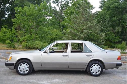 1995 Mercedes-Benz E-Class E 320 4dr Sedan