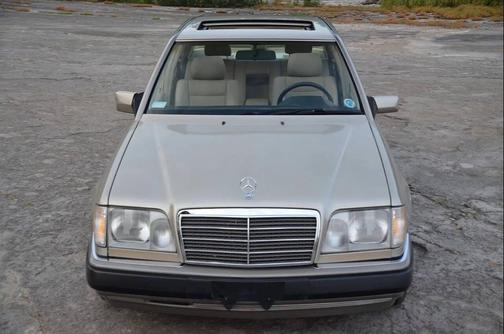 1995 Mercedes-Benz E-Class E 320 4dr Sedan