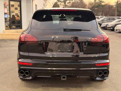 2016 Porsche Cayenne GTS