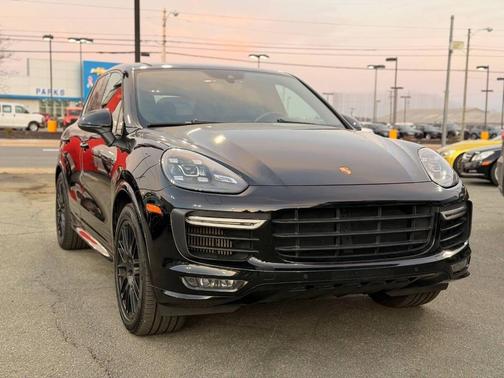2016 Porsche Cayenne GTS
