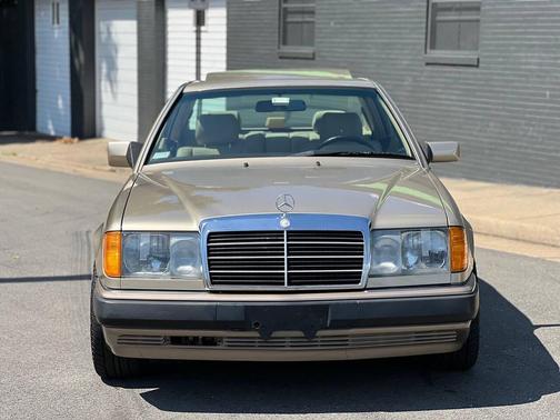 1993 Mercedes-Benz E-Class 3.2