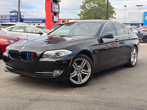 Black Sapphire Metallic 2013 BMW 535 535i 4dr Sedan