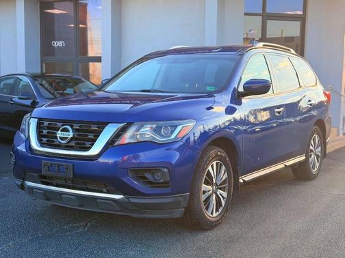 2017 Nissan Pathfinder SV