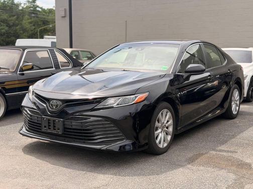 Midnight Black Metallic 2018 Toyota Camry LE