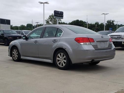 Steel Silver Metallic 2010 Subaru Legacy 2.5i