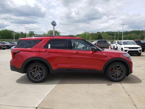 Rapid Red Metallic Tinted Clearcoat 2026 Ford Explorer ST-Line