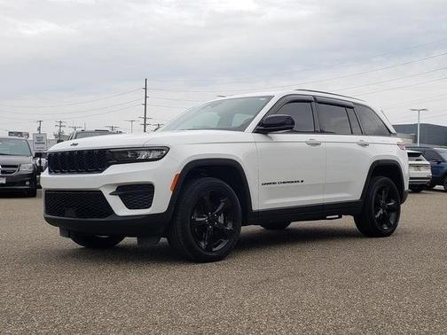 2023 Jeep Grand Cherokee LAREDO