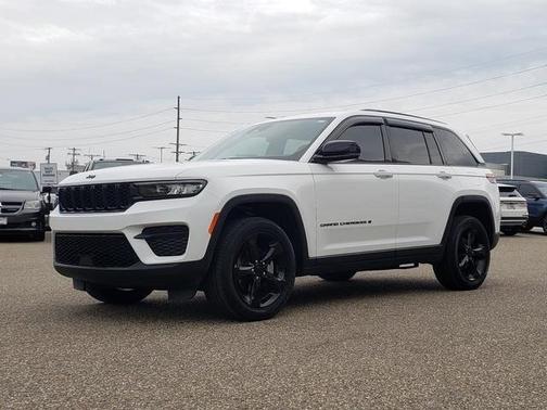 2023 Jeep Grand Cherokee LAREDO