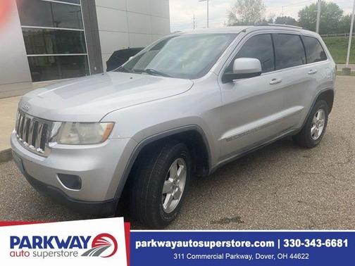 Bright Silver Clearcoat Metallic 2011 Jeep Grand Cherokee Laredo