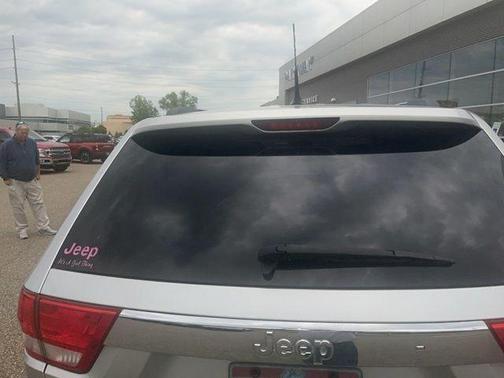 Bright Silver Clearcoat Metallic 2011 Jeep Grand Cherokee Laredo