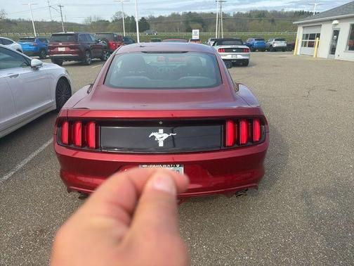 2016 Ford Mustang V6