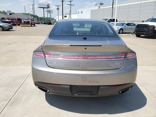 Luxe Metallic 2016 Lincoln MKZ Base