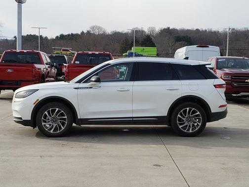 2022 Lincoln Corsair Standard