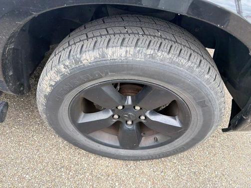 Bright Silver Clearcoat Metallic 2015 RAM 1500 SLT