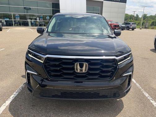 Crystal Black Pearl 2023 Honda Pilot LX