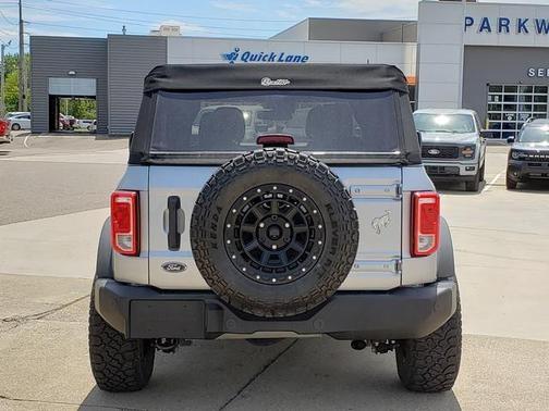 Iconic Silver Metallic 2023 Ford Bronco Big Bend