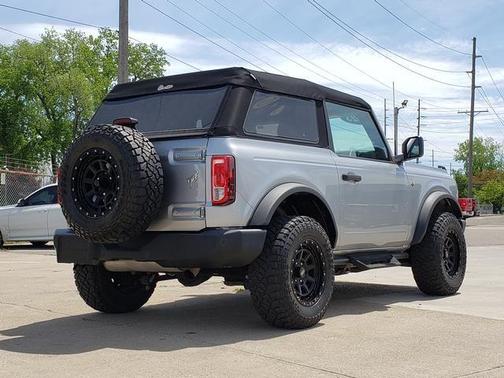 Iconic Silver Metallic 2023 Ford Bronco Big Bend