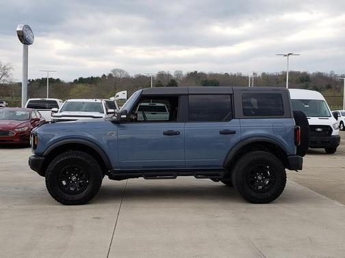 Azure Gray Metallic 2023 Ford Bronco Wildtrak