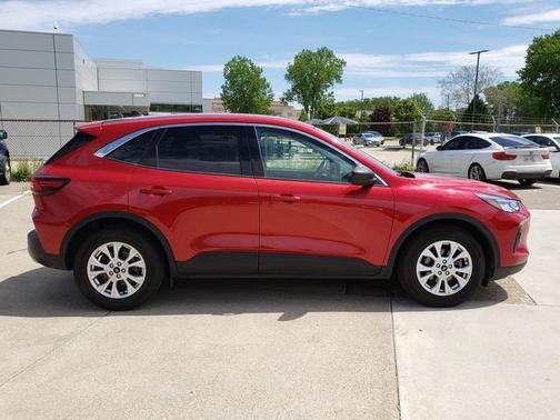 Rapid Red Metallic Tinted Clearcoat 2023 Ford Escape Active