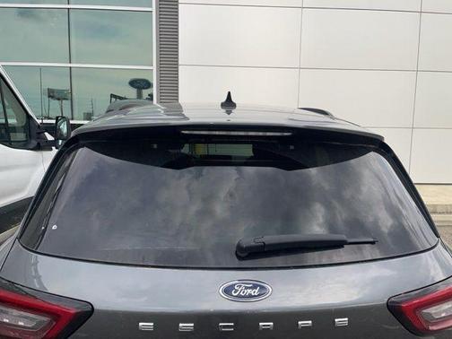 Carbonized Gray Metallic 2024 Ford Escape ST-Line