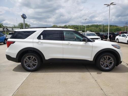 Star White 2026 Ford Explorer Active