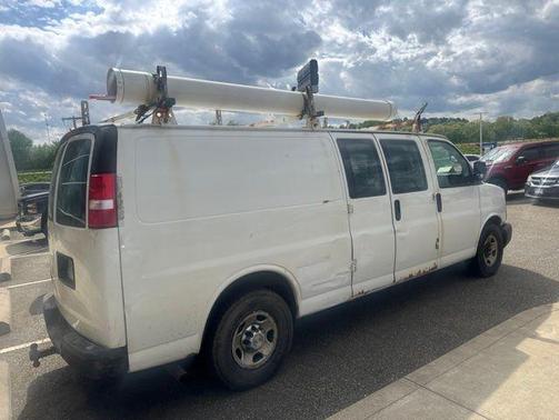 Summit White 2014 Chevrolet Express 2500 Work Van