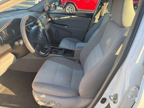 Super White 2017 Toyota Camry LE