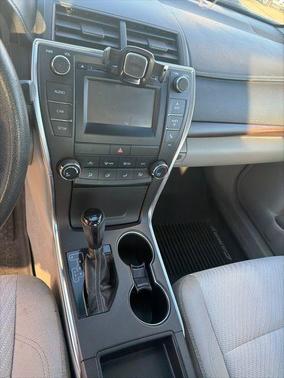 Super White 2017 Toyota Camry LE