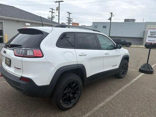 Bright White Clearcoat 2020 Jeep Cherokee Trailhawk