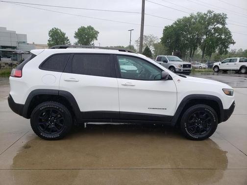 Bright White Clearcoat 2020 Jeep Cherokee Trailhawk