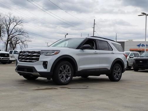 White Metallic 2026 Ford Explorer Active