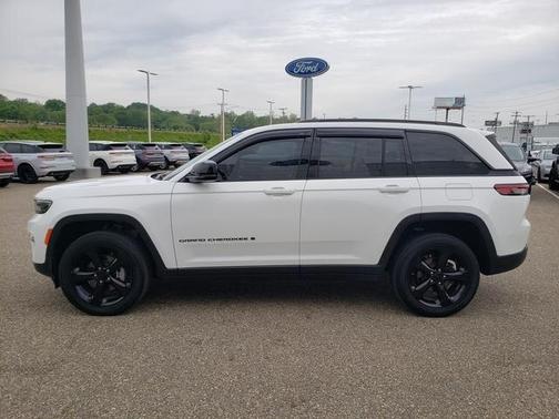 2023 Jeep Grand Cherokee LAREDO
