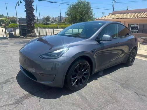 Midnight Silver Metallic 2023 Tesla Model Y Long Range Dual Motor All-Wheel Drive