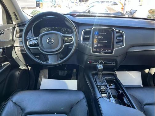 2020 Volvo XC90 T5 Momentum
