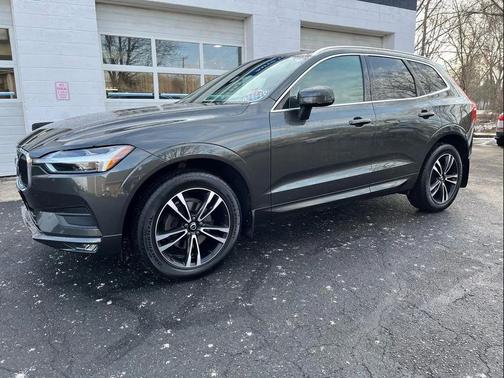 2021 Volvo XC60 T5 Momentum
