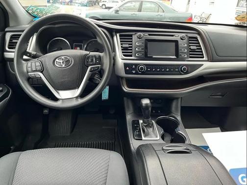 2018 Toyota Highlander LE